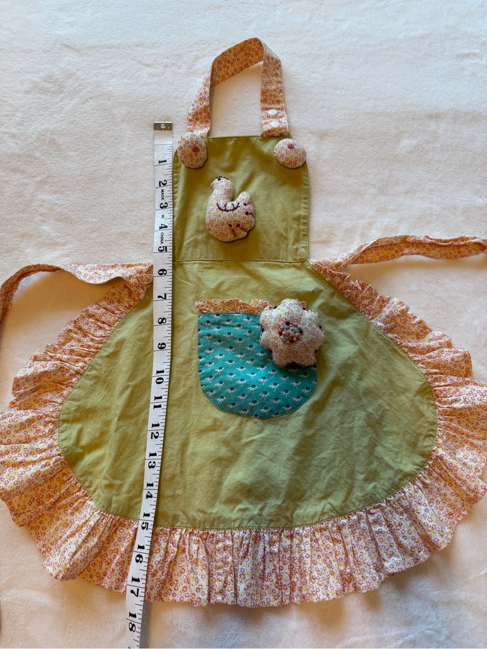 Anthropologie Adorable Green Childs Apron with Teal Pocket & Floral Ruffle - Picture 4 of 5